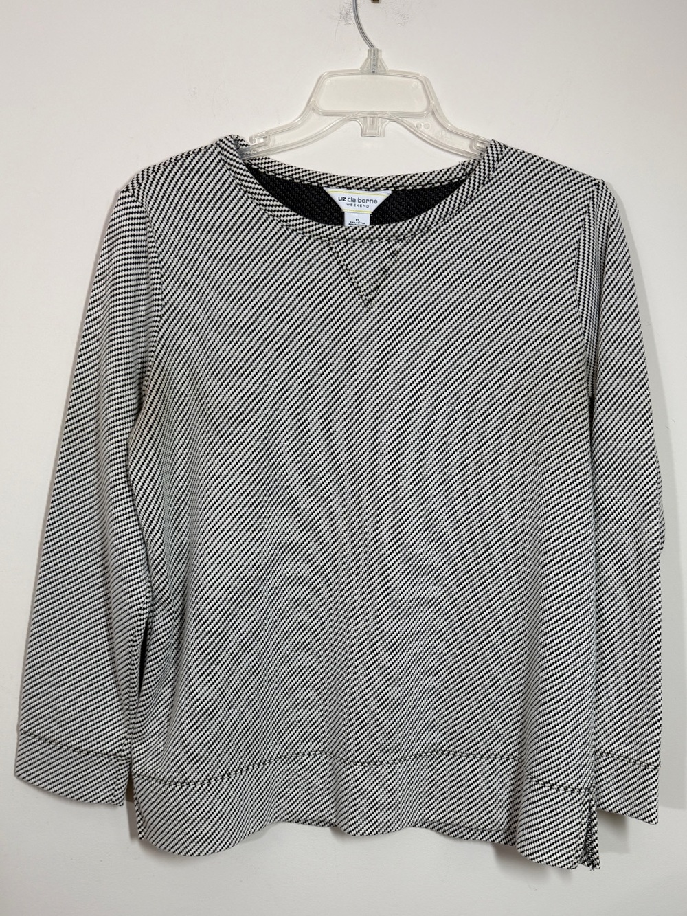 Liz Claiborne Weekend XL Black White Diagonal Stripe Sweater Top Sweatshirt NWOT
